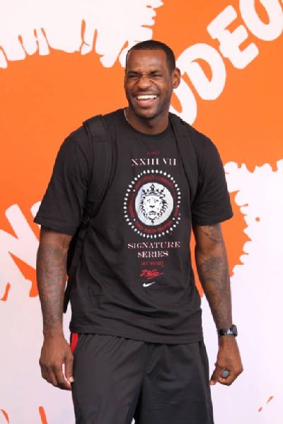 曾凡博替代者？北京男篮新星崛起，“1扣2三分3切”朴实无华（曾凡博接班人？北京男篮新秀崭露头角：1扣、2记三分、3次切入，低调高效）