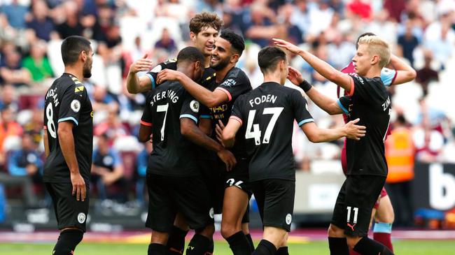 巴媒：内马尔今天将接受膝部手术，由巴西国家队队医主刀（巴西媒体称内马尔今日接受膝部手术，巴西队队医主刀）