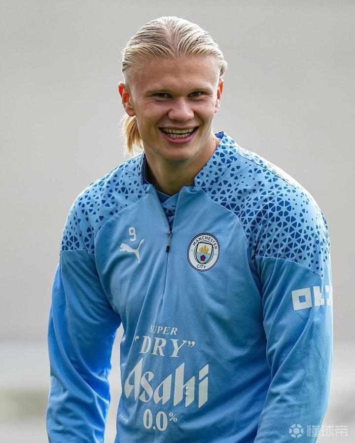 前三节手感在线！狄龙18中10得到27分3篮板2助攻（前三节手感火热！狄龙18投10中砍下27分3篮板2助攻）