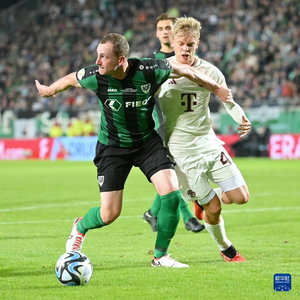 小法：我师从众帅博采众长；对亨利有极高的敬意甚至有点怕他（小法：从众名帅汲取所长，对亨利崇敬有加亦略感畏惧）