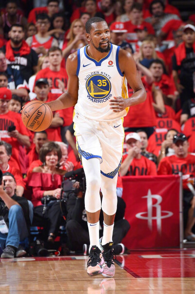 韩国U22金东真：我们专注度有问题，中国队抓住了我们失误（韩国U22球员金东真：专注度不足，我们的失误被中国队抓住）