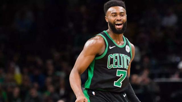 湖人标志的魅力：激发对手全力应战（湖人队徽的魅力让对手全力以赴）