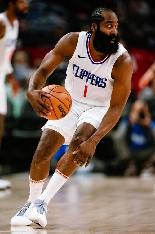 二象性，海港去年进96球刷中超纪录，今年丢44球刷冠军队纪录（海港两面性：去年96球破中超进球纪录，今年44个失球创冠军队新高）