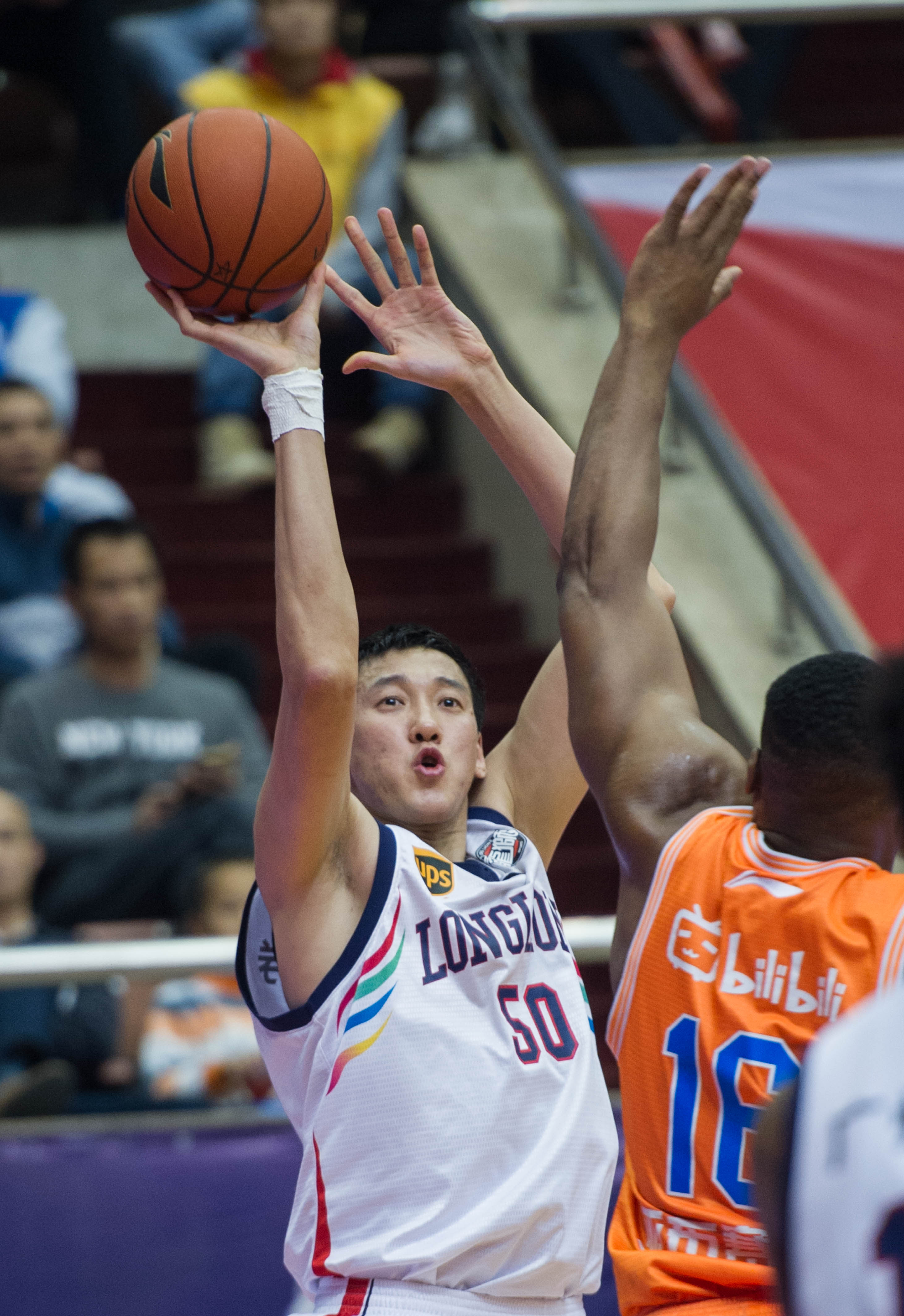 或将解散！中超某球队欠薪严重，准入资格堪忧，梅州客家或成最大受益者（准入告急！中超一队深陷欠薪危机恐解散，梅州客家或成最大赢家）