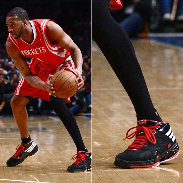 差距较大！湖人半场8罚5中全部来自于东契奇 马刺则是19罚16中（半场罚球悬殊：湖人8罚5中全来自东契奇，马刺19罚16中）