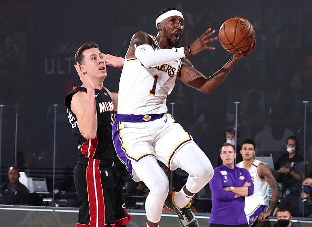 德甲官博祝贺邵佳一：期待邵佳一带领中国国家队走向更高舞台（德甲官博贺邵佳一：期待他率国足登上更高舞台）