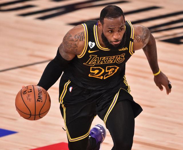 21岁天才成意甲头牌！进球+助攻双榜第一 皇马欲冬窗回购（21岁新星称霸意甲：进球助攻双榜领跑，皇马冬窗或回购）