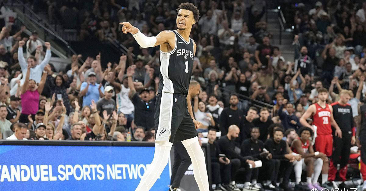 西甲半场：瓦莱拉劲射破门，埃尔切暂1-0赫罗纳（西甲半场：瓦莱拉重炮建功，埃尔切暂以1-0领先赫罗纳）