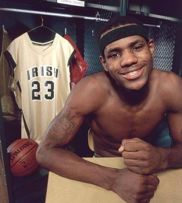 2025中超助攻榜：纳萨里奥、克雷桑9次并列第一，韦世豪8次（2025中超助攻榜：克雷桑与纳萨里奥以9助并列榜首，韦世豪8助紧随其后）